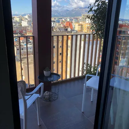 Garden Building Luxury Apartment *