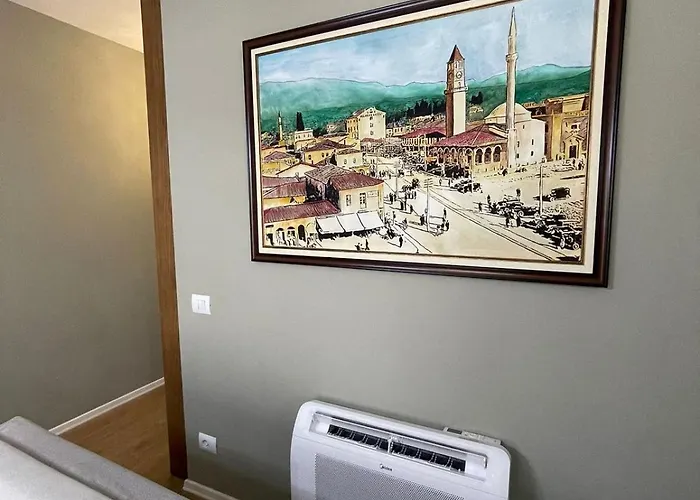 Garden Building Luxury 地拉那